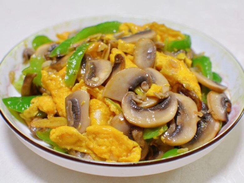 Loại rau tròn xoe có nhiều thành phần dinh dưỡng vàng tốt cho người viêm phế quản xào với trứng cực ngon - 9