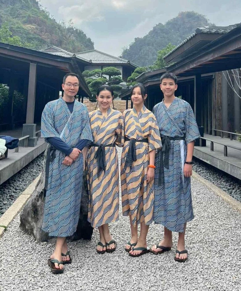 Loạt công chúa nhà hoa á hậu việt sở hữu đôi chân dài thẳng tắp mẹ đứng kế trông như tí hon - 2