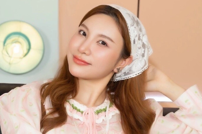 Lối sống như phú bà của sao nữ việt kiếm tiền tỷ mỗi tháng điện thoại nạm kim cương thích ăn hiếp chồng ceo - 1