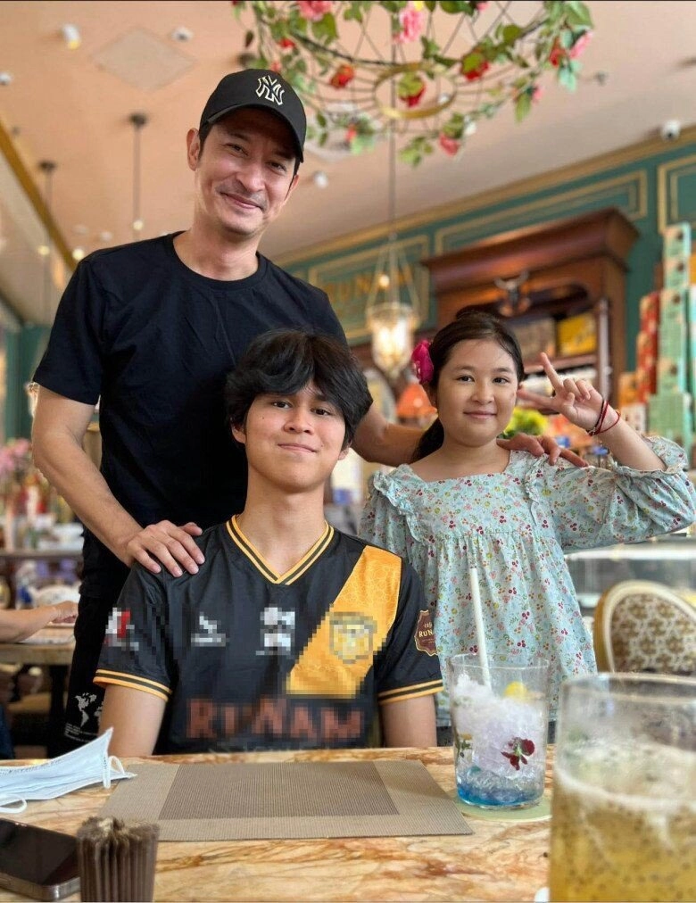 Mạc anh thư cùng đi ăn với chồng cũ huy khánh ngồi cạnh vui vẻ nhưng không hài lòng khi được nhắn nên nối lại tình cũ - 9