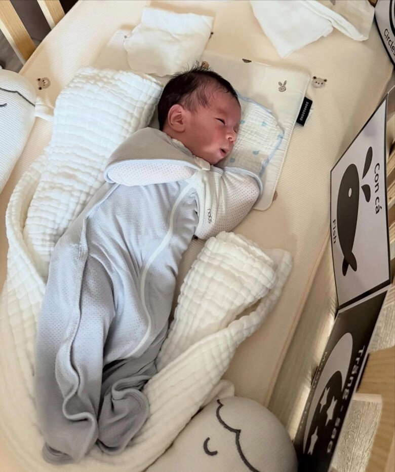 Mai ngọc rèn nếp cho con từ bé 6h sáng đã nằm sấp tập luyện bé panda vừa lí lắc vừa siêng năng - 9