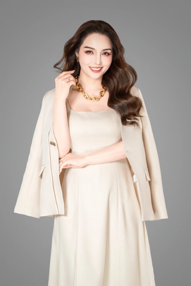 Mai thu huyền lần đầu tiên về ra mắt nhà chồng tôi ăn 7 đĩa thức ăn - 3