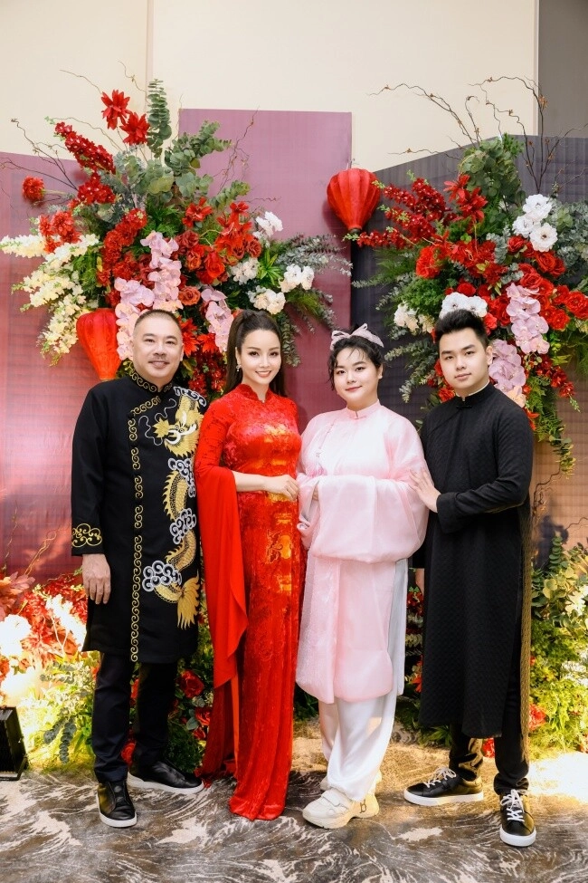 Mai thu huyền lần đầu tiên về ra mắt nhà chồng tôi ăn 7 đĩa thức ăn - 12