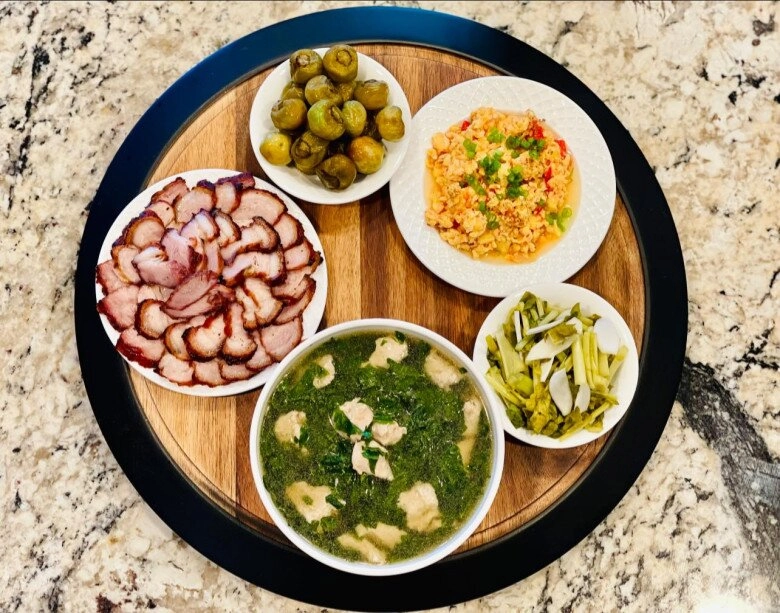 Mâm cơm thuần việt dân dã đến bất ngờ của gia đình nữ diễn viên nổi tiếng vtv giữa trời tây - 2