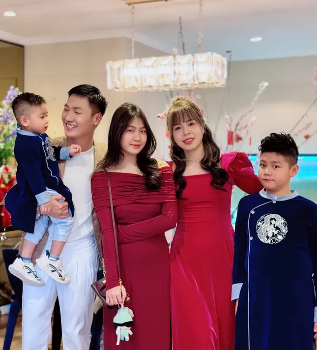 Mạnh trường khiến ai cũng lo vì ra tay với vợ ái nữ xinh như hoa hậu được khen diễn hay hơn bố - 10