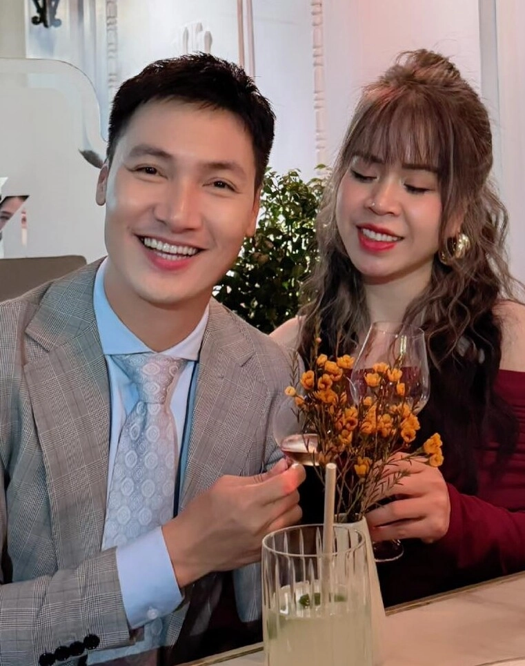 Mạnh trường khiến ai cũng lo vì ra tay với vợ ái nữ xinh như hoa hậu được khen diễn hay hơn bố - 11