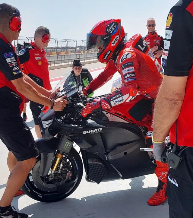 Marc marquez và ducati cú bắt tay trong thử nghiệm khí động học mới ở aragon - 2