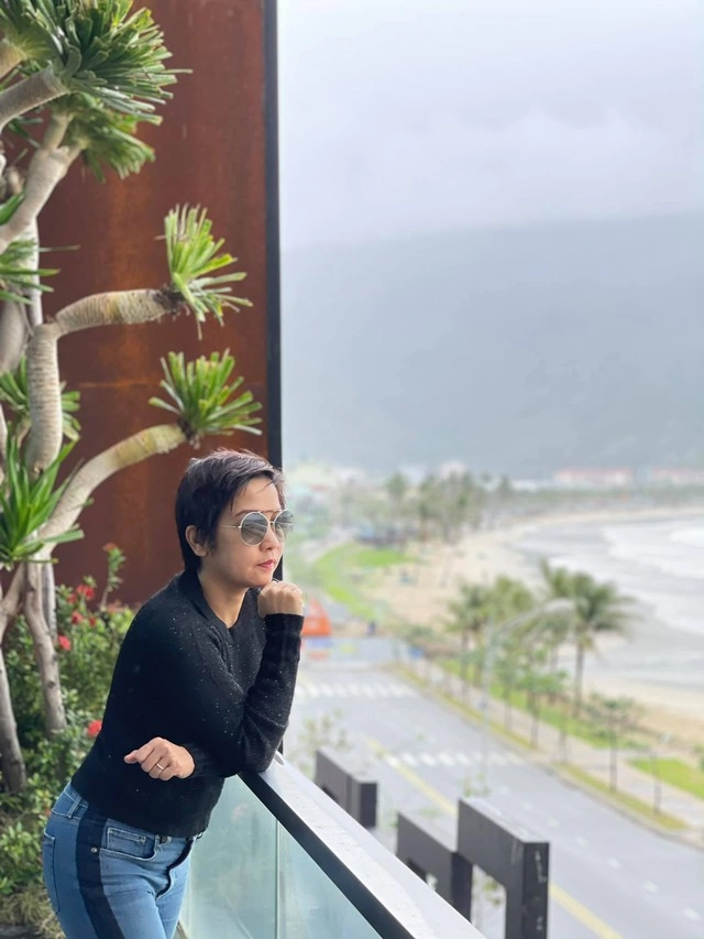 Mặt mộc tuổi trung niên của diva mỹ linh - 9
