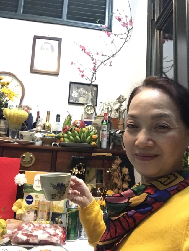 Mặt mộc tuổi trung niên của nsnd lê khanh - 1