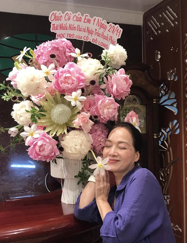 Mặt mộc tuổi trung niên của nsnd lê khanh - 2