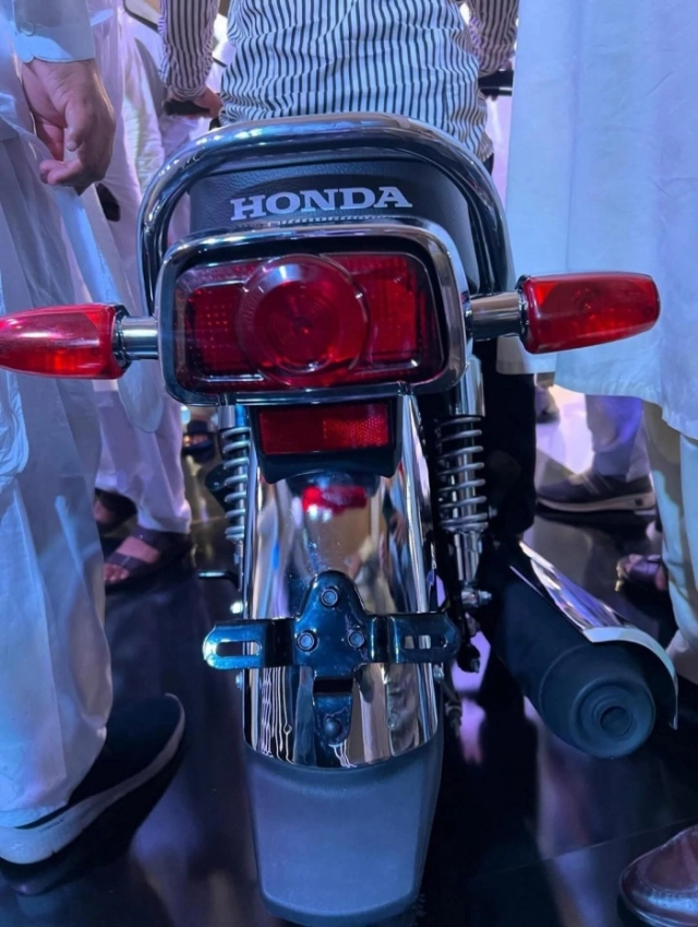 Mẫu xe côn tay honda cg150 2025 vừa được ra mắt với giá bán sau quy đổi chỉ 375 triệu đồng - 6