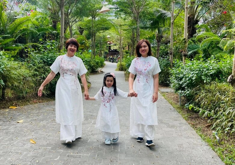 Mc diễm quỳnh khoe ảnh sánh đôi bên btv anh tuấn từng bị nhầm là vợ chồng thật nay ai cũng viên mãn - 9