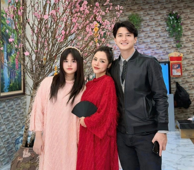mc nóng bỏng nhất vtv thoát được tâm bão ở trung quốc buồn vô hạn vì háo hức cho chuyến đi chơi cả đoàn - 3
