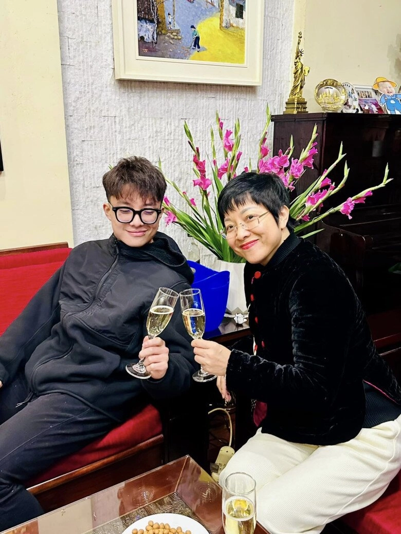Mc thảo vân khoe con trai công lý cao to vạm vỡ vẫn nhõng nhẽo với mẹ xót quý tử không ăn được gì - 5