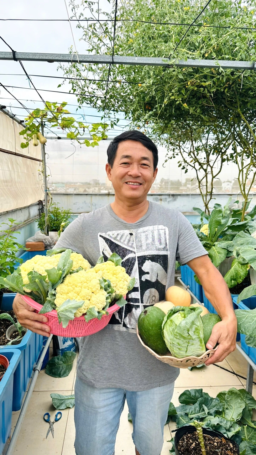 Mẹ 3 con biên hòa trồng 2 vườn rau xanh mướt trên ban công và sân thượng rau trái trĩu giàn quanh năm - 10