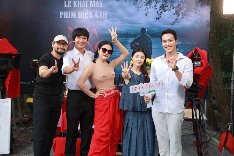 Mẹ bỉm đông con chạy show nhẹ tênh vân trang nhờ nội ngoại chăm nữ btv vtv sinh 5 lần vẫn tự tin lên sóng - 3