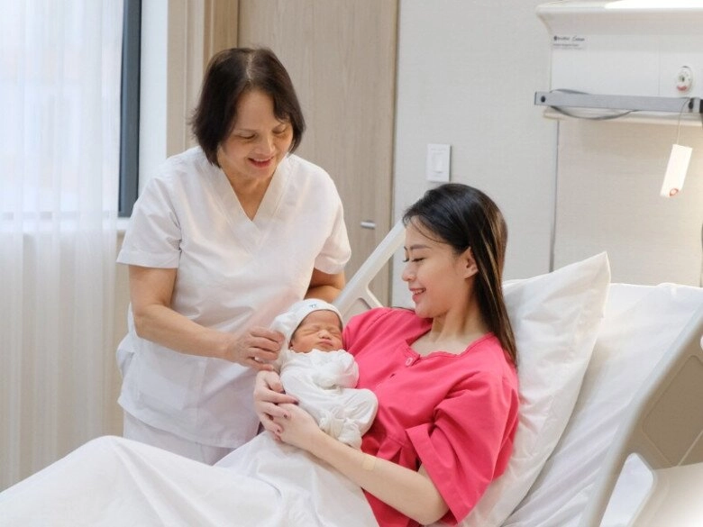 Mẹ bỉm đông con chạy show nhẹ tênh vân trang nhờ nội ngoại chăm nữ btv vtv sinh 5 lần vẫn tự tin lên sóng - 9