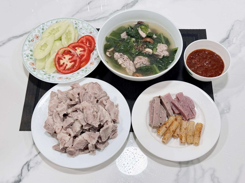 Mẹ bỉm gen z vừa khéo chăm con lại chiều chồng nấu ăn xong còn bày đẹp như ngoài hàng ai thấy cũng khen nức nở - 3
