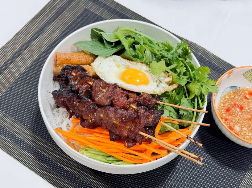Mẹ bỉm gen z vừa khéo chăm con lại chiều chồng nấu ăn xong còn bày đẹp như ngoài hàng ai thấy cũng khen nức nở - 14