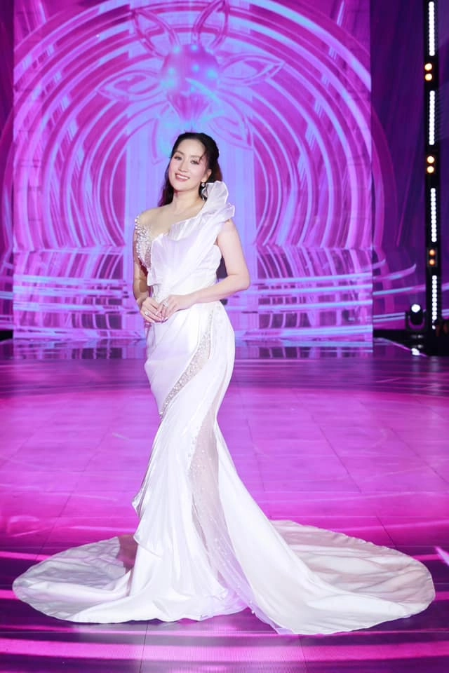 Mẹ bỉm u50 chạy show khánh thi nhận mình là osin miễn phí nguyễn hồng nhung mới sinh đã trở lại - 2