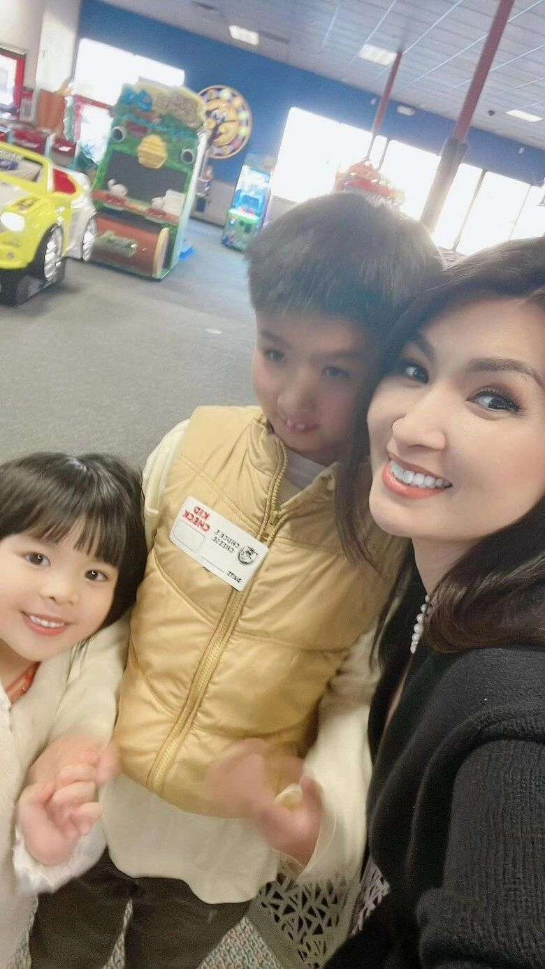 Mẹ bỉm u50 chạy show khánh thi nhận mình là osin miễn phí nguyễn hồng nhung mới sinh đã trở lại - 9