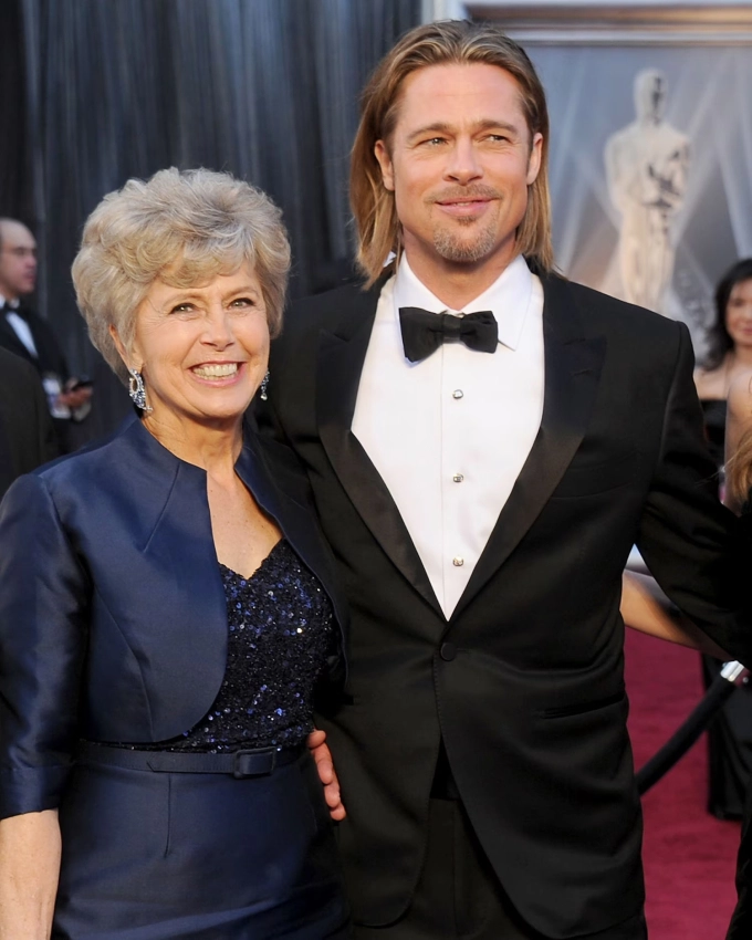 Mẹ brad pitt qua đời - 1