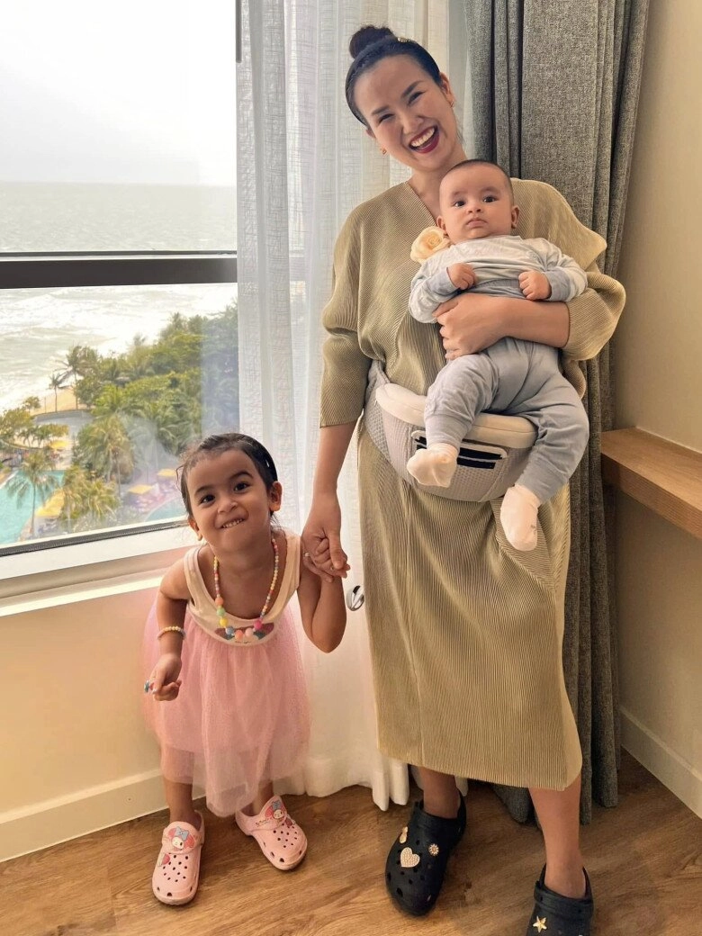 Mẹ chồng ấn độ của võ hạ trâm đến nay vẫn chưa gặp cháu trai nhóc tì được bà ngoại ngăn cản đi học sớm - 8
