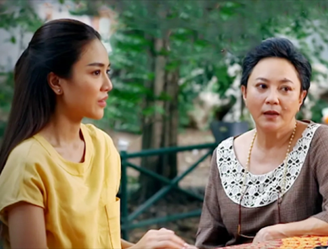 Mẹ đẻ đem chục trứng gà mừng đầy tháng cháu tôi gói cho bà chút đồ ăn thừa mang về mẹ chồng chạy tới giật lại - 1