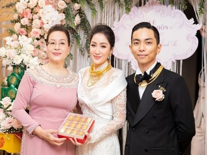 Mẹ đẻ khánh thi đẹp quý phái ở tuổi u80 - 10