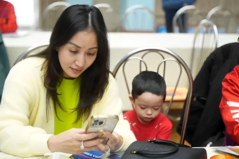Mẹ đơn thân là bạn nhảy phan hiển được khánh thi đối xử đặc biệt từng ngại va chạm cơ thể nay như người nhà - 13