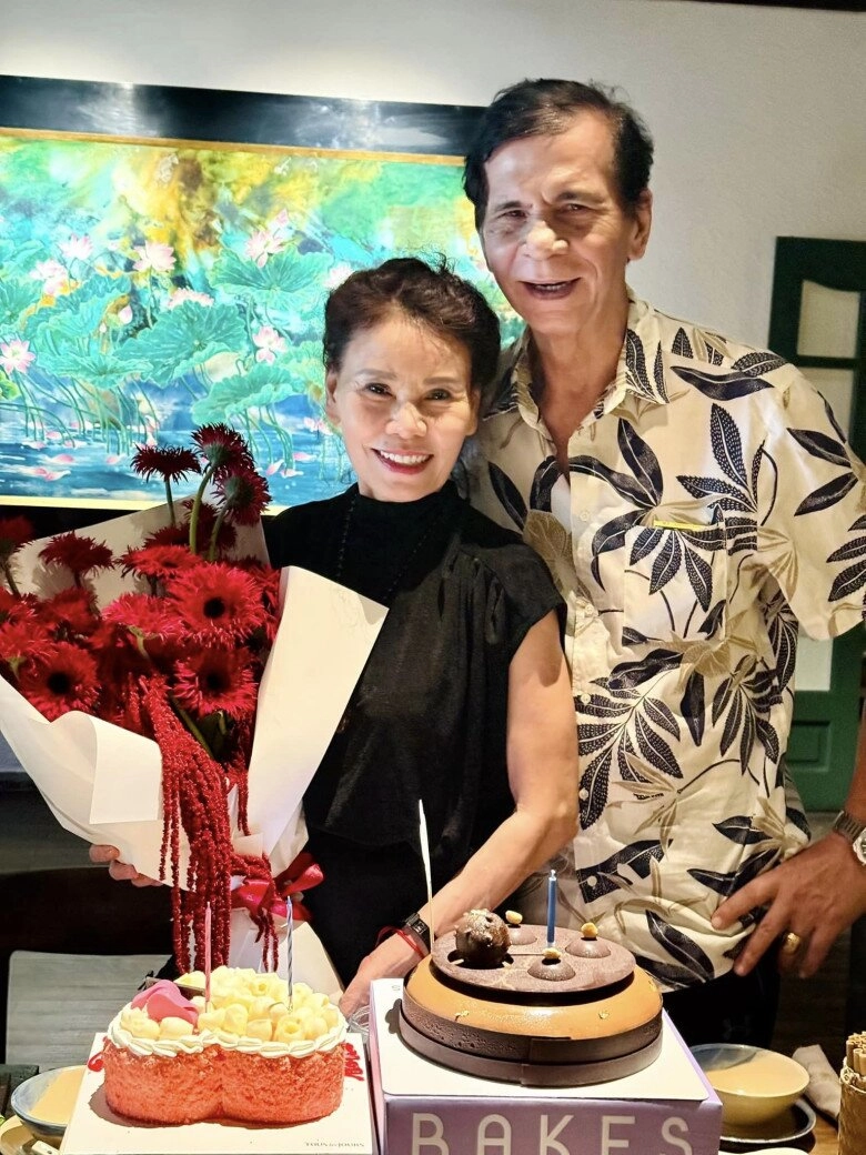 Mẹ hồ ngọc hà được con gái tặng khóa tu nước ngoài vào ngày sinh nhật chồng lai pháp u80 vẫn tình tứ với vợ - 4