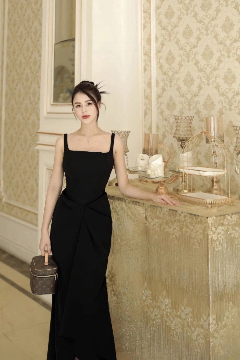 mẹ kế sang chảnh của cha tôi người ở lại lên phim được chèo thuyền với nam nsưt ngoài đời vóc dáng đẹp nõn nà - 10