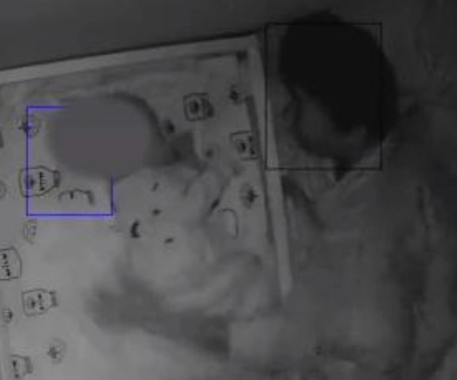 Mẹ phát hiện đoạn camera con 3 tháng tuổi bị bảo mẫu bạo hành lời khai của kẻ thủ ác gây phẫn nộ - 1