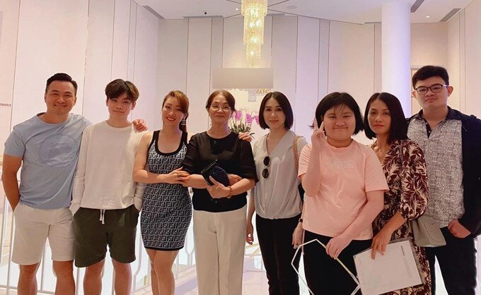 Mẹ ruột chi bảo mê mẩn cháu gái mới chào đời tuổi xế chiều hạnh phúc nhờ dâu trẻ sinh cho 2 thiên thần - 9