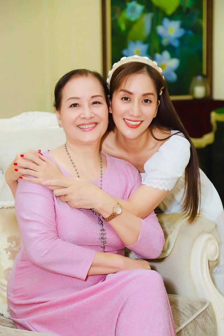 Mẹ ruột khánh thi được rể quý mừng sinh nhật u80 vẫn bận rộn chăm từng miếng ăn cho kiện tướng dancesport - 3