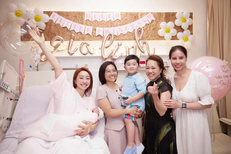 Mẹ vợ của chi bảo trẻ đẹp sang chảnh đi du lịch như cơm bữa nay được lý thùy chang mời về việt nam sống - 9