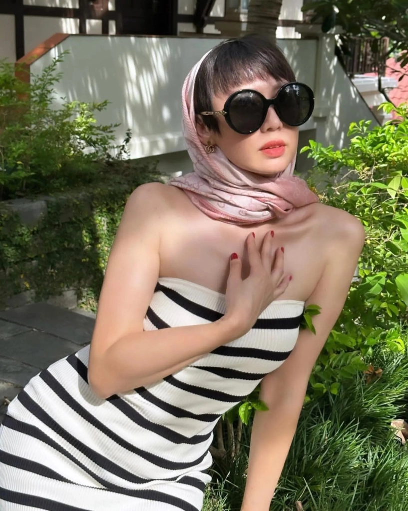 Mẹ vợ đoàn văn hậu u50 trẻ trung phong cách - 9
