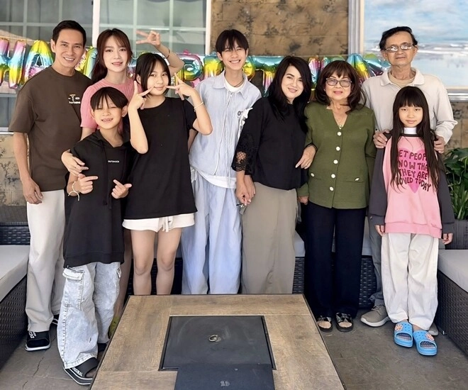 Minh hà đưa 4 con sang mỹ nghỉ hè ở cơ ngơi khủng của dì ruột bà xã lý hải tự nhận còn thua kém mẹ u70 - 1