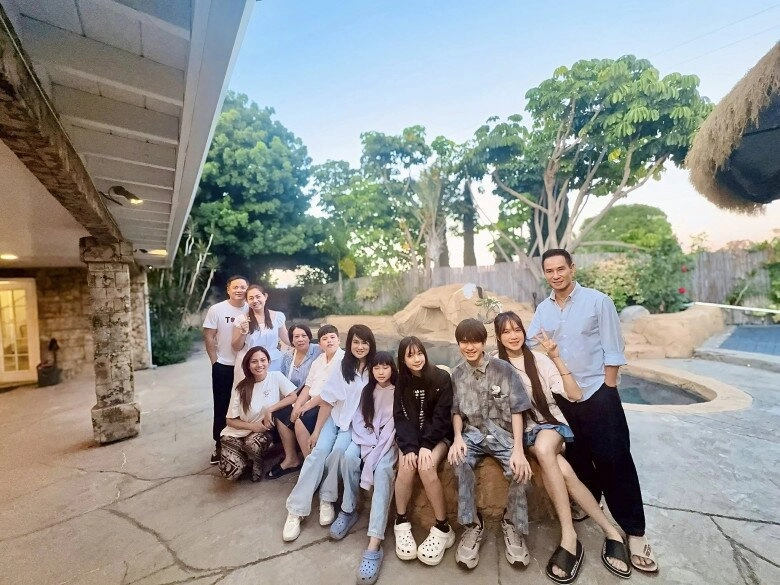 Minh hà đưa 4 con sang mỹ nghỉ hè ở cơ ngơi khủng của dì ruột bà xã lý hải tự nhận còn thua kém mẹ u70 - 6