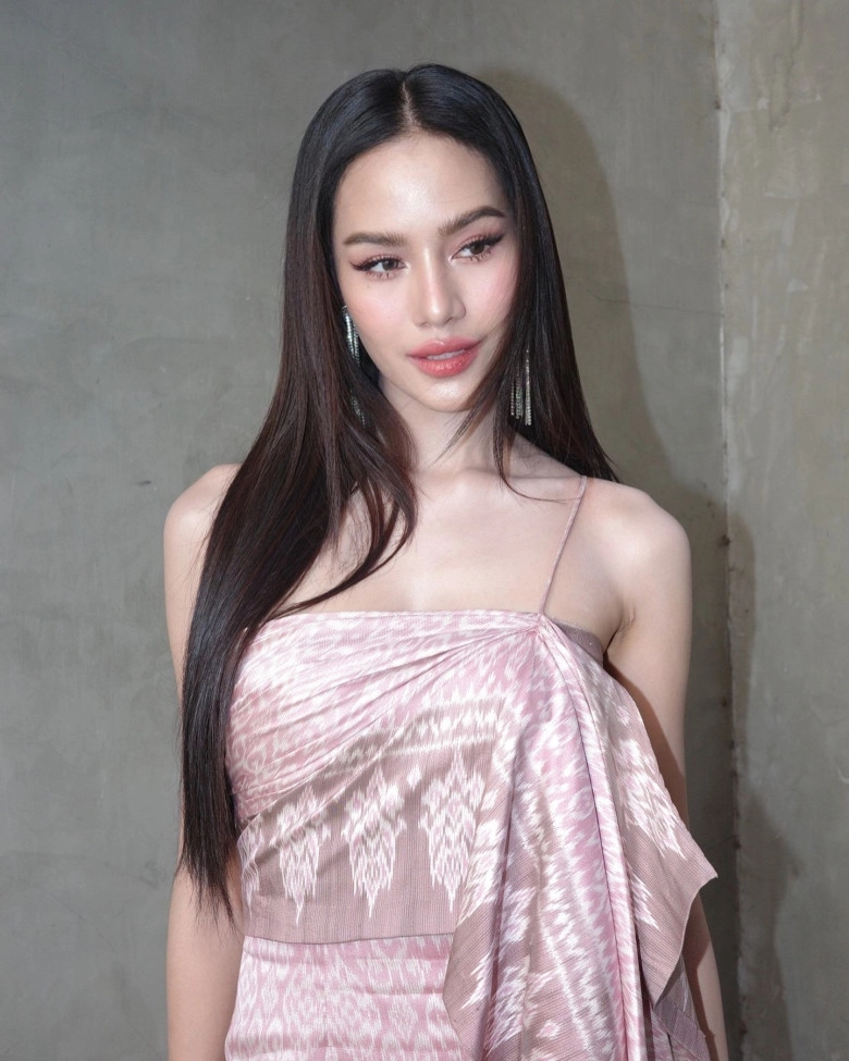 Miss world 2025 đối thủ cao 1m8 của hoa hậu ý nhi vừa bị tước danh hiệu chưa đi thi đã dự đoán lọt top 5 - 6