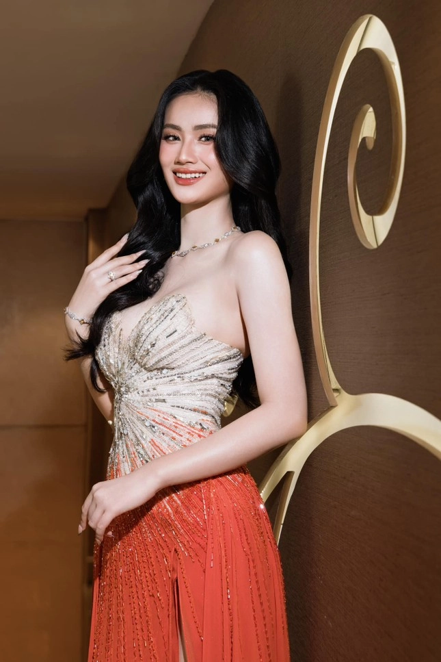 Miss world chuẩn bị khởi động hoa hậu ý nhi đứng ở đâu trong bảng dự đoán - 5