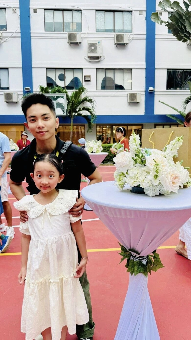 mợ chảnh nhà khánh thi phan hiển tròn tuổi vào lớp 1 bố mẹ chọn trường quốc tế 600 triệunăm - 2
