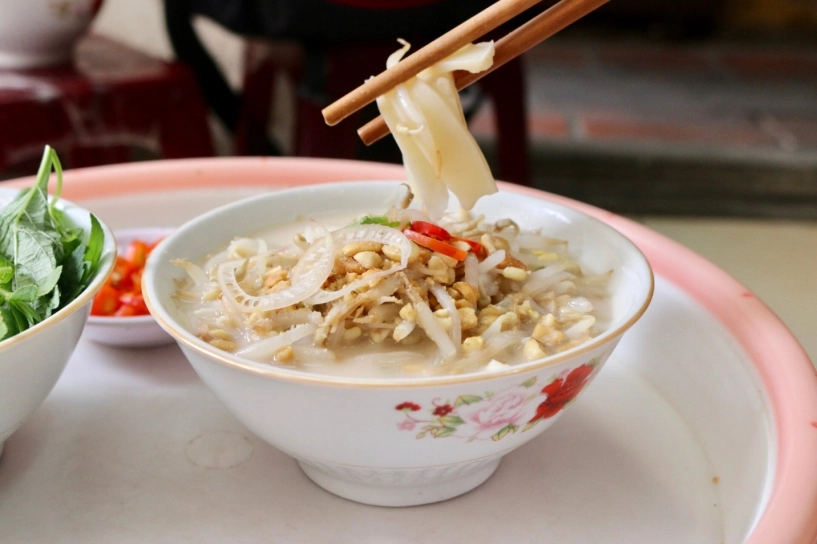 Món bánh đúc nộm lạ miệng thích hợp cho ngày hè oi nóng đến ngay 4 địa chỉ quán ngon ở hà nội - 1