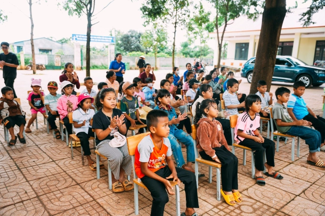 Một lời hứa nhỏ - một công trình lớn cho những nụ cười trẻ thơ tại trường tiểu học ea bông - 14