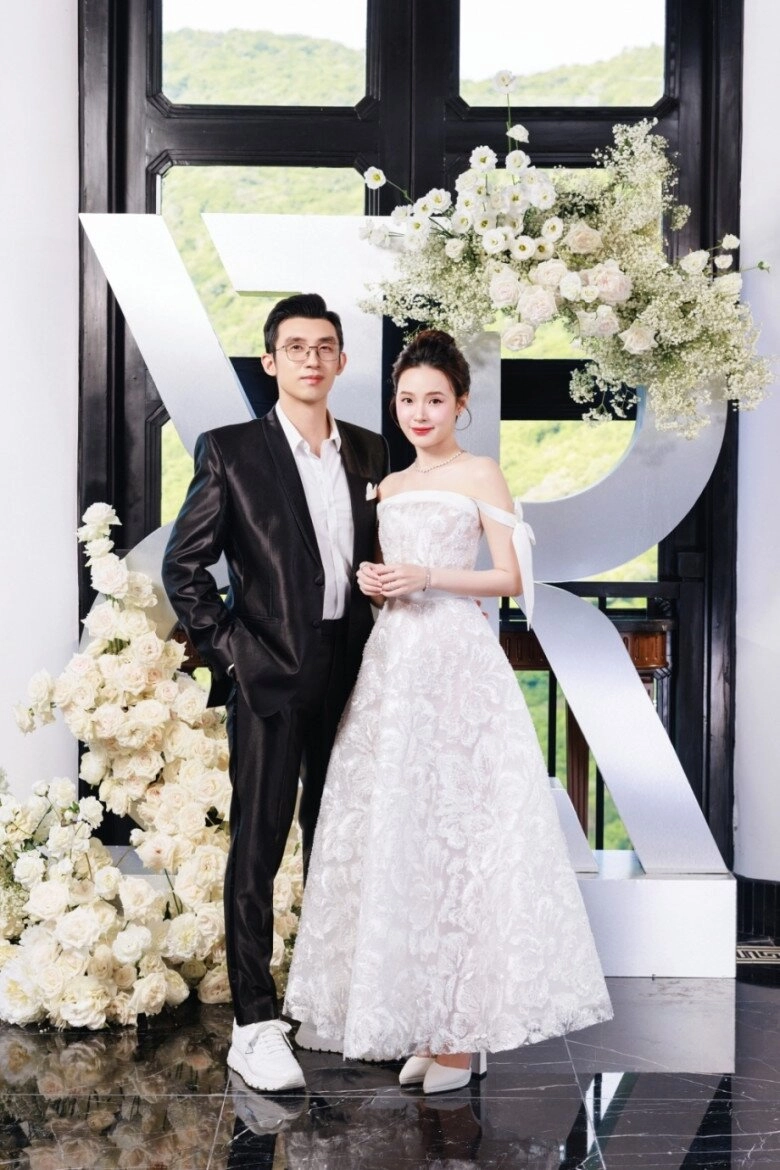 một nửa của sao việt sau khi có danh phận thiếu gia ngành nhựa tự tin lộ diện cạnh midu chồng khánh vân thay đổi - 2