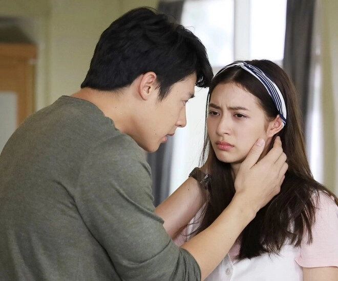 Mừng cháu 1 triệu vì đậu thủ khoa nhưng chị dâu nhét lại một phong bì nhìn số tiền tôi òa khóc - 1