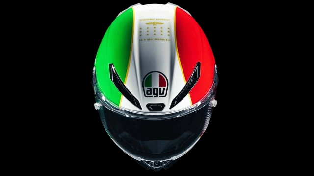 Mv agusta superveloce 1000 ago và bộ trang phục thần thánh từ dainese - 4