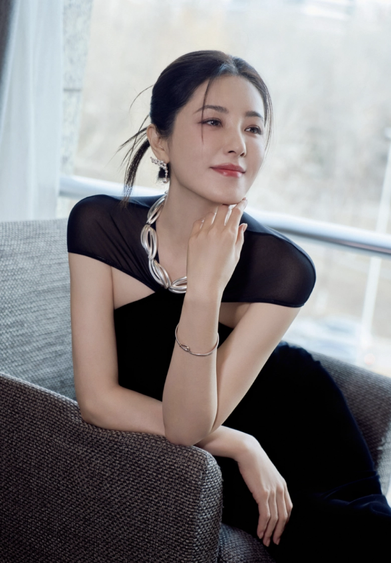 Mỹ nhân 200 năm nữa cũng chưa có ai đẹp bằng như cải lão hoàn đồng ở tuổi 48 nhờ ưu ái một loại thức uống suốt 20 năm - 3