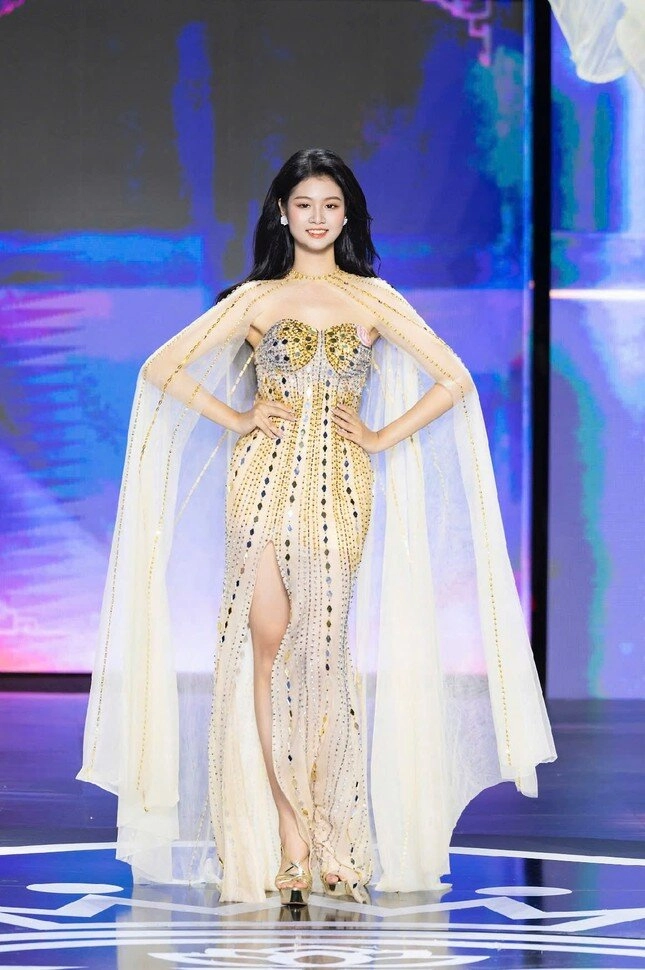 Mỹ nhân 2k4 được khen xinh như búp bê sống có nhân trắc học hoàn hảo hơn cả tân hoa hậu việt nam - 4