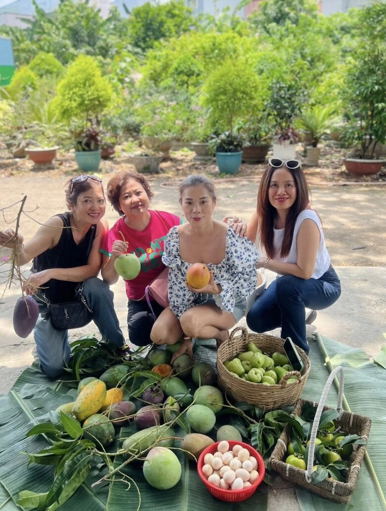 mỹ nhân ngư của showbiz việt sở hữu khu vườn 10000m2 giờ chẳng màng hư danh chỉ thích ngồi nhổ cỏ ươm cây - 9